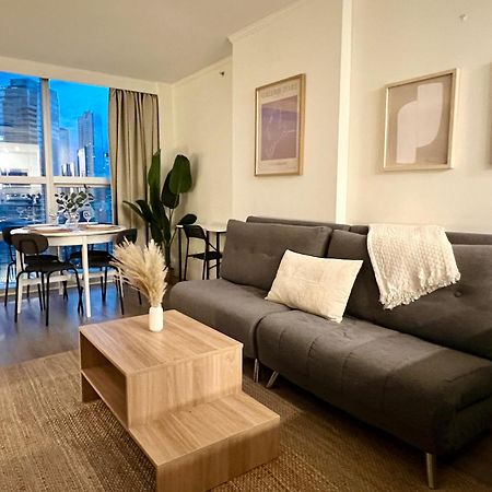 Stunning Skyline Views In A Cozy And Stylish Abode Lejlighed Vancouver Eksteriør billede