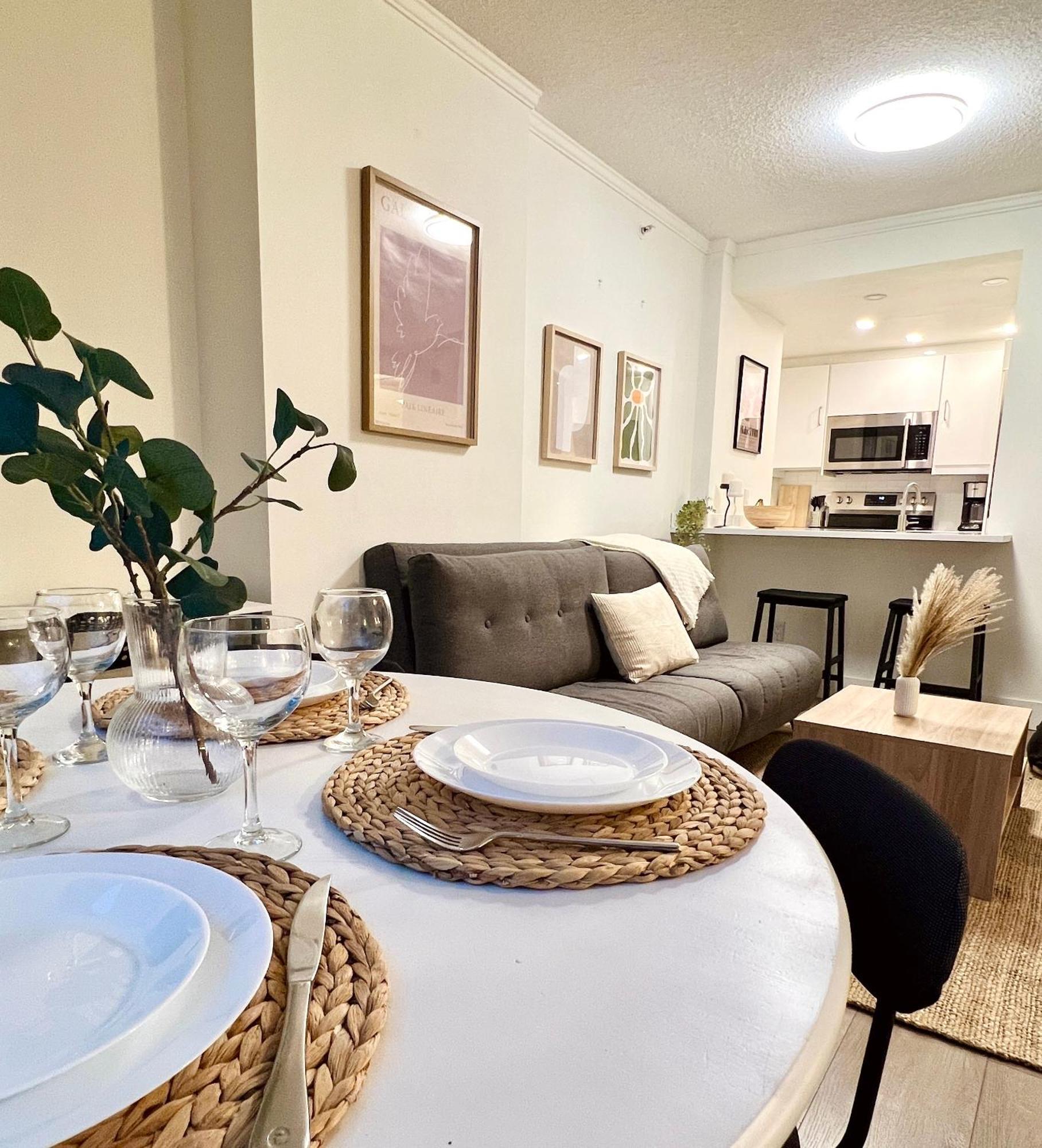 Stunning Skyline Views In A Cozy And Stylish Abode Lejlighed Vancouver Eksteriør billede