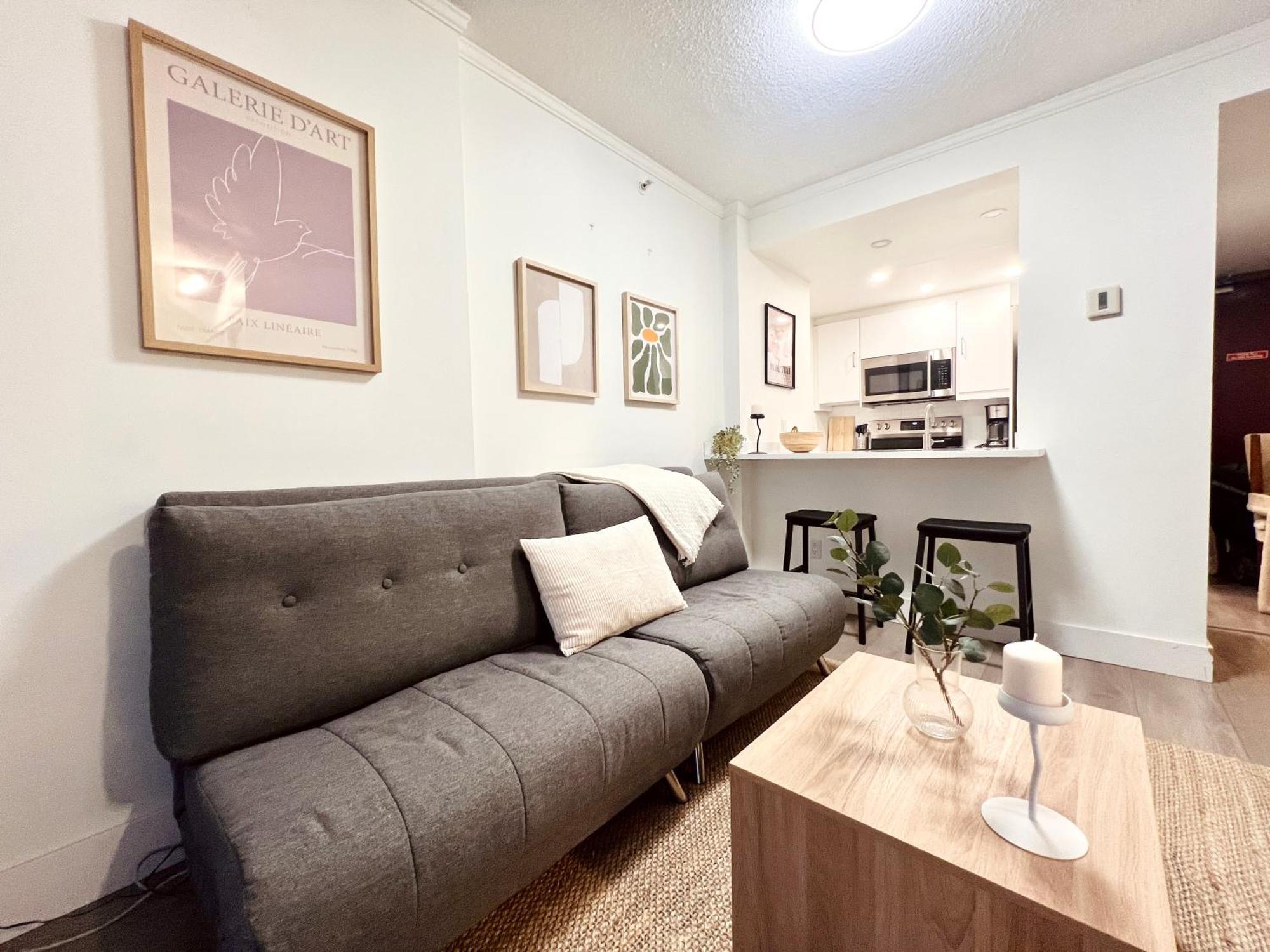 Stunning Skyline Views In A Cozy And Stylish Abode Lejlighed Vancouver Eksteriør billede