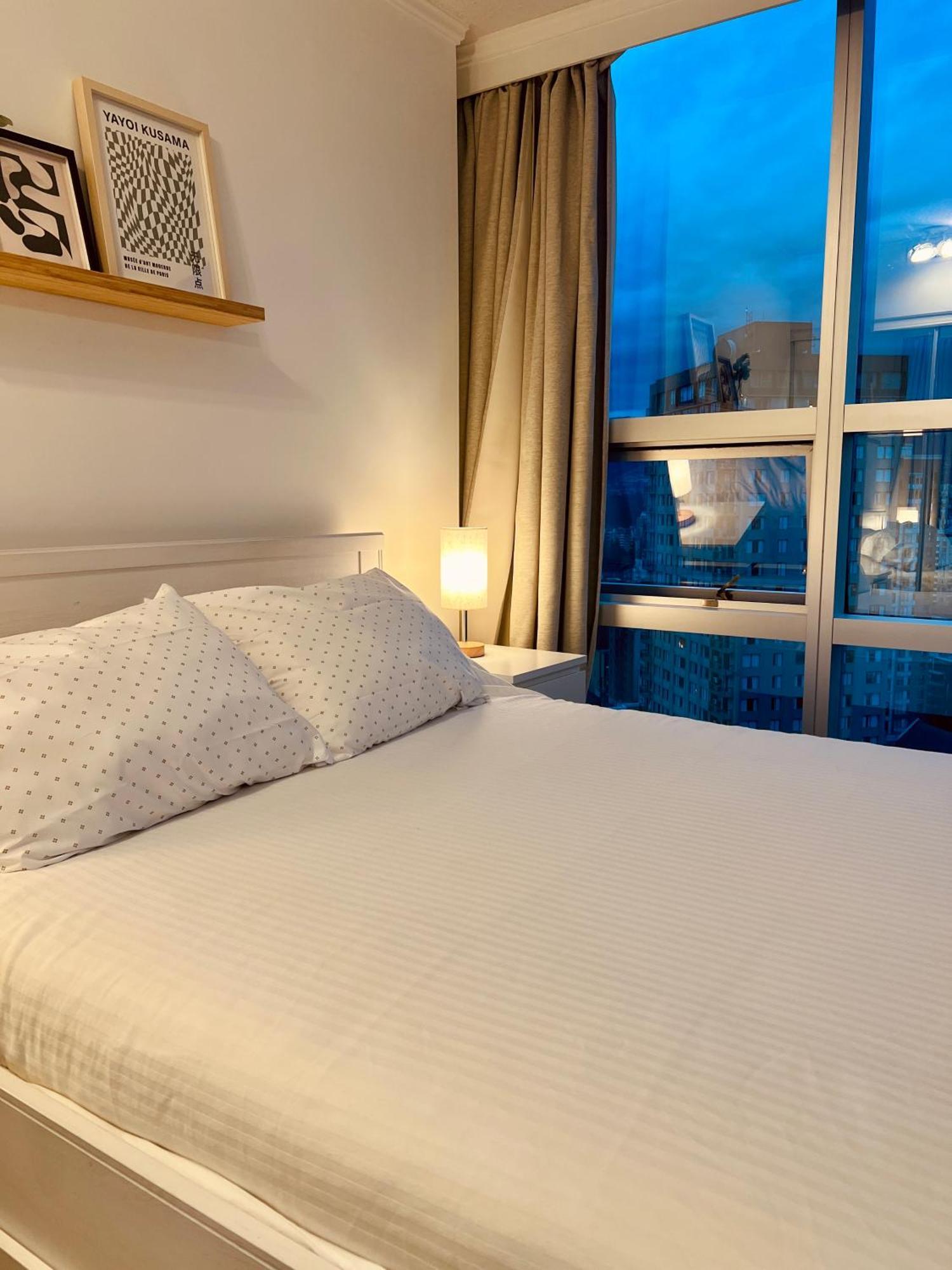 Stunning Skyline Views In A Cozy And Stylish Abode Lejlighed Vancouver Eksteriør billede