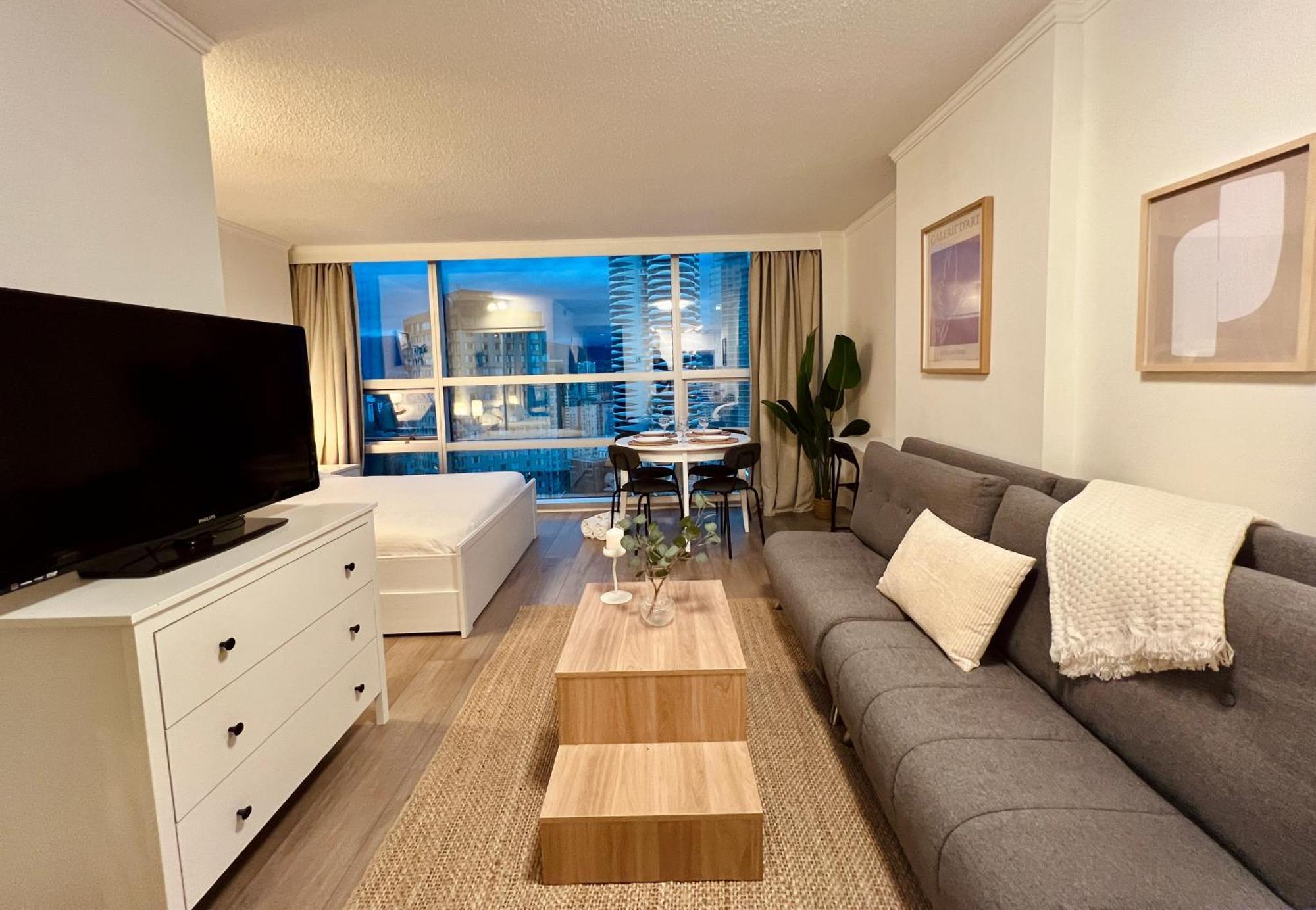 Stunning Skyline Views In A Cozy And Stylish Abode Lejlighed Vancouver Eksteriør billede