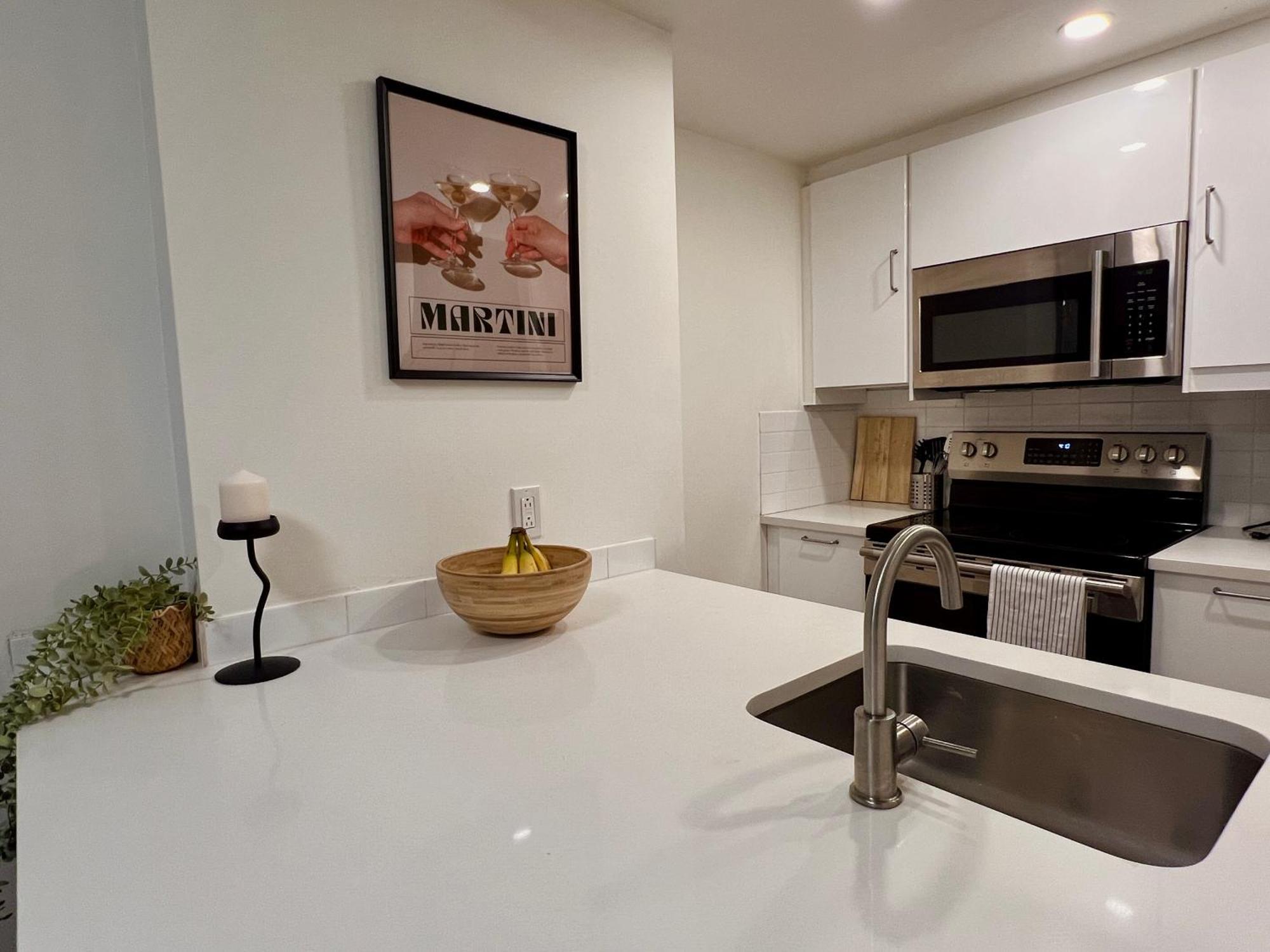 Stunning Skyline Views In A Cozy And Stylish Abode Lejlighed Vancouver Eksteriør billede